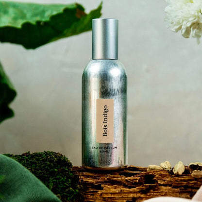 Perfume Bois Indigo de Geodora en entorno de notas olfativas