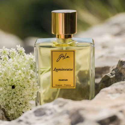 Perfume Lumineuse de Giolor en plena naturaleza de sur de francia